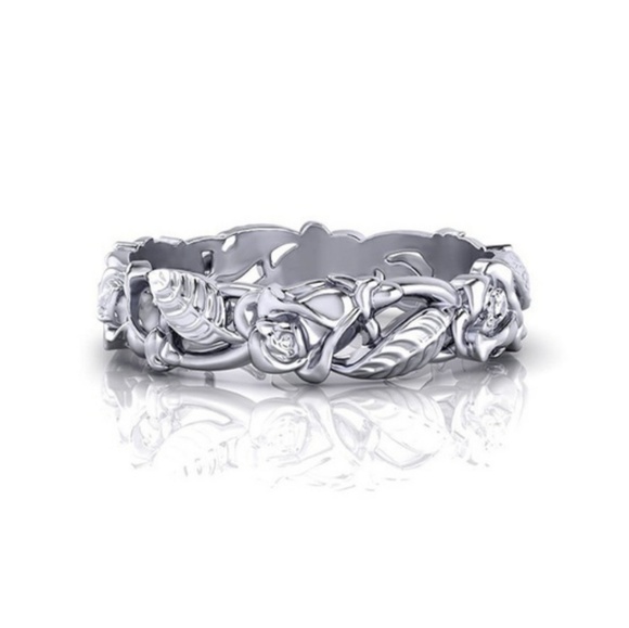 4/$12 NWOT Women's Size 6.5-7 Silver Floral Ring - Picture 2 of 9